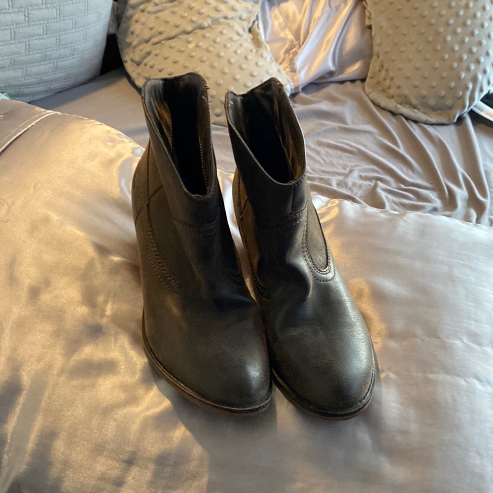 Rocket dog brown leather booties with 3 inch heel
